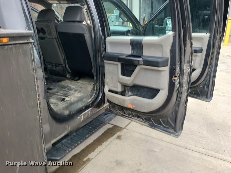 image for item DK4169 2017 Ford F450 Super Duty  utility / service truck