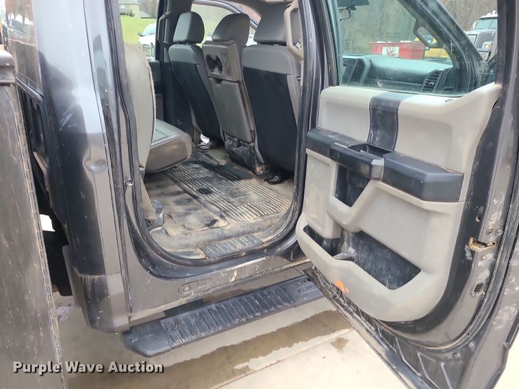 image for item DK4169 2017 Ford F450 Super Duty  utility / service truck