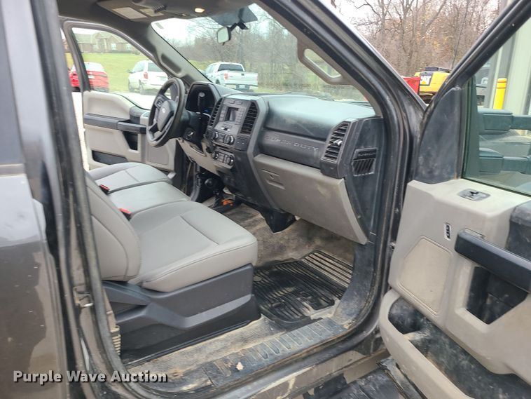 image for item DK4169 2017 Ford F450 Super Duty  utility / service truck