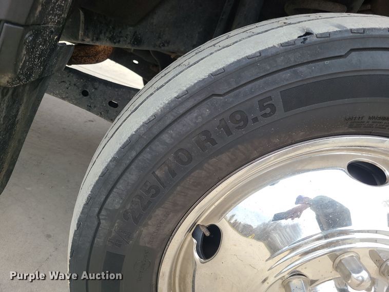 image for item DK4169 2017 Ford F450 Super Duty  utility / service truck