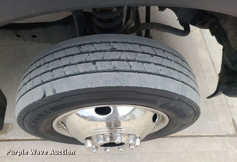 image for item DK4169 2017 Ford F450 Super Duty  utility / service truck