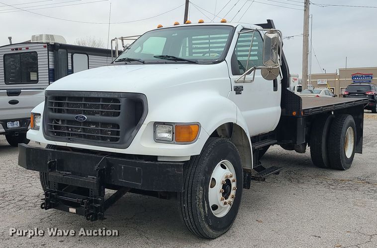 image for item DK4170 2000 Ford F750  flatbed truck