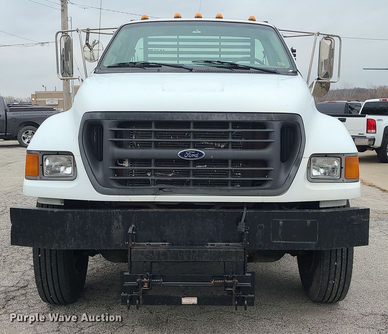image for item DK4170 2000 Ford F750  flatbed truck