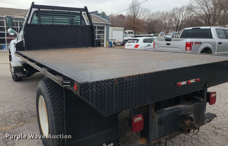image for item DK4170 2000 Ford F750  flatbed truck