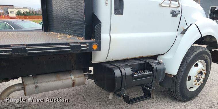 image for item DK4170 2000 Ford F750  flatbed truck