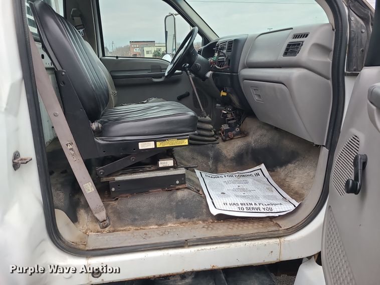 image for item DK4170 2000 Ford F750  flatbed truck