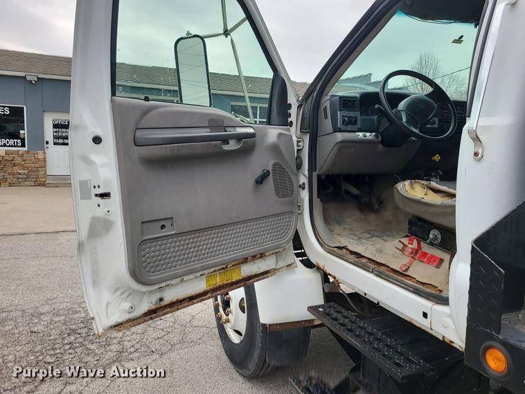 image for item DK4170 2000 Ford F750  flatbed truck