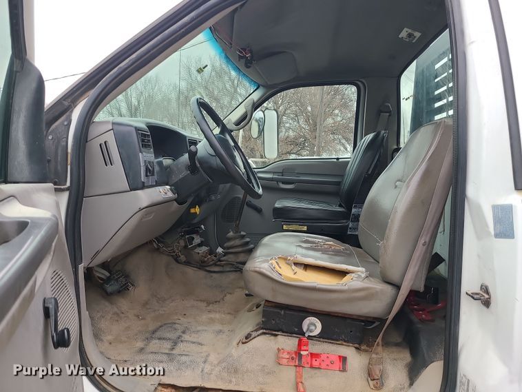 image for item DK4170 2000 Ford F750  flatbed truck