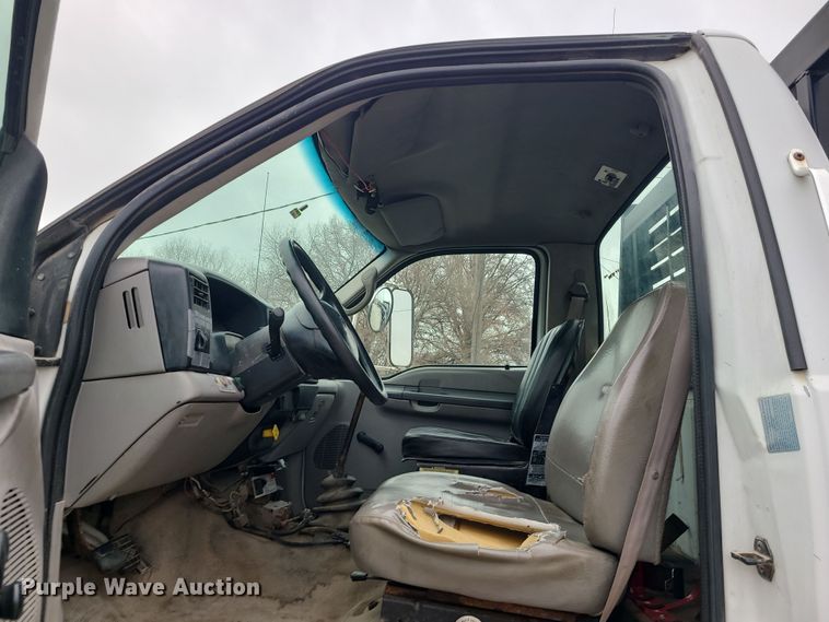 image for item DK4170 2000 Ford F750  flatbed truck