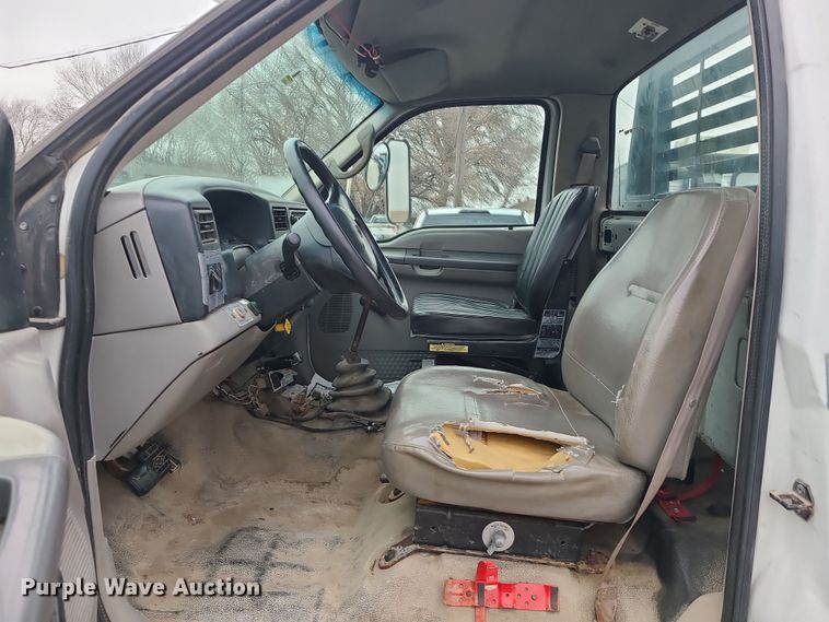 image for item DK4170 2000 Ford F750  flatbed truck