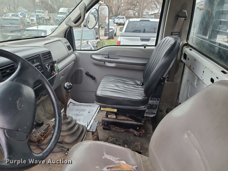 image for item DK4170 2000 Ford F750  flatbed truck