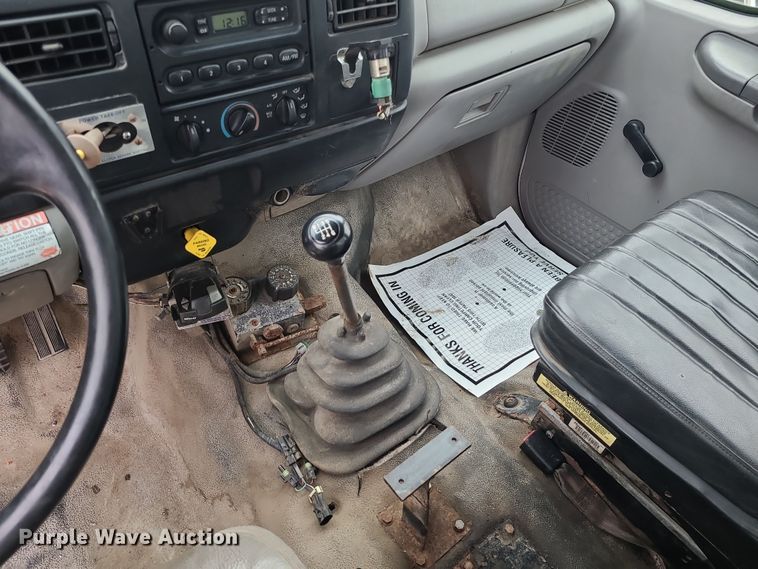 image for item DK4170 2000 Ford F750  flatbed truck