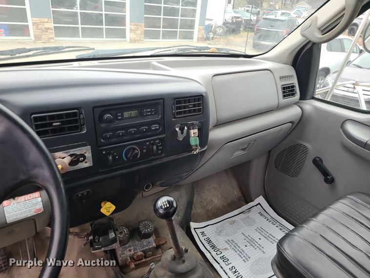 image for item DK4170 2000 Ford F750  flatbed truck