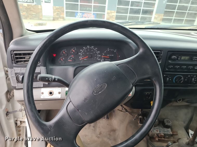 image for item DK4170 2000 Ford F750  flatbed truck