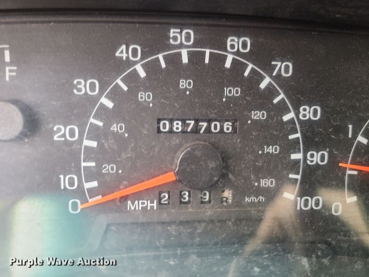 image for item DK4170 2000 Ford F750  flatbed truck