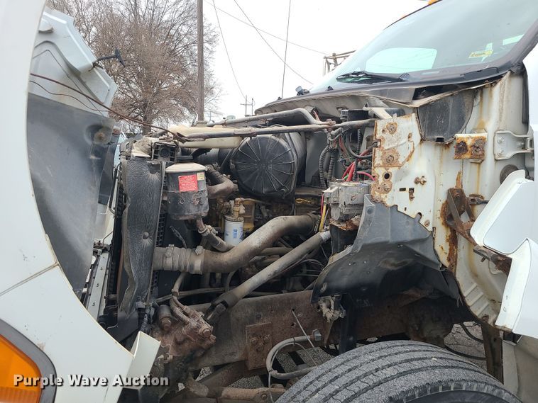 image for item DK4170 2000 Ford F750  flatbed truck