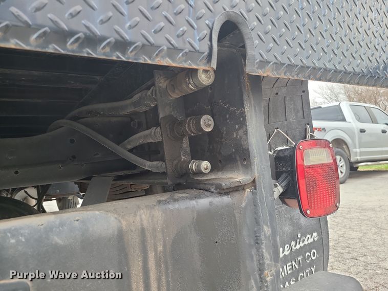 image for item DK4170 2000 Ford F750  flatbed truck