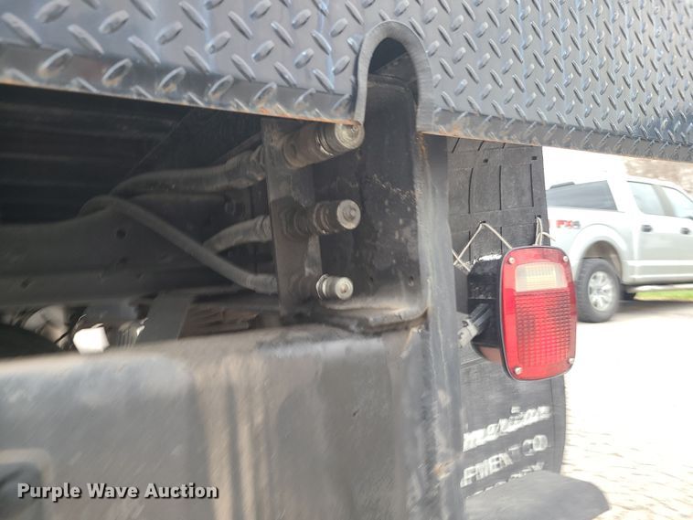 image for item DK4170 2000 Ford F750  flatbed truck