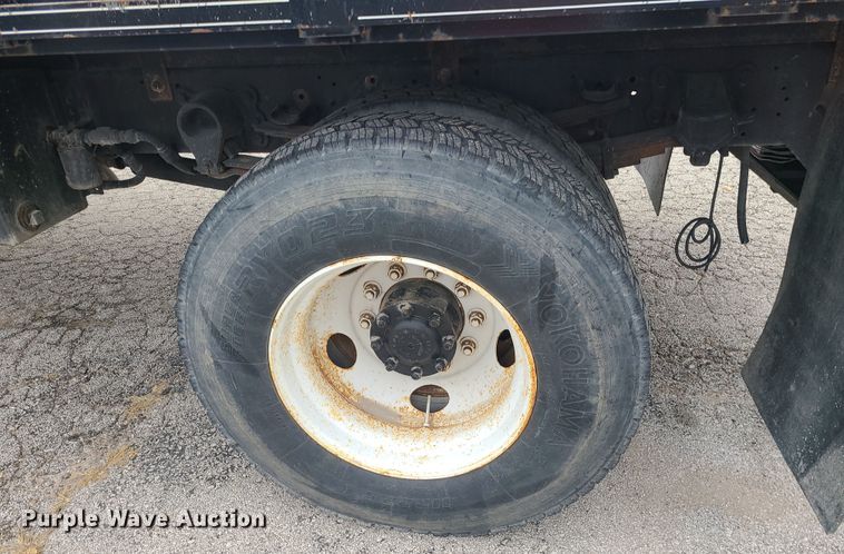 image for item DK4170 2000 Ford F750  flatbed truck