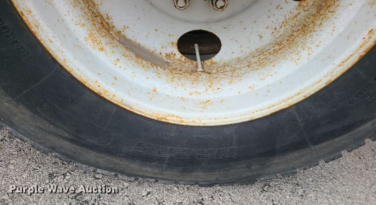 image for item DK4170 2000 Ford F750  flatbed truck