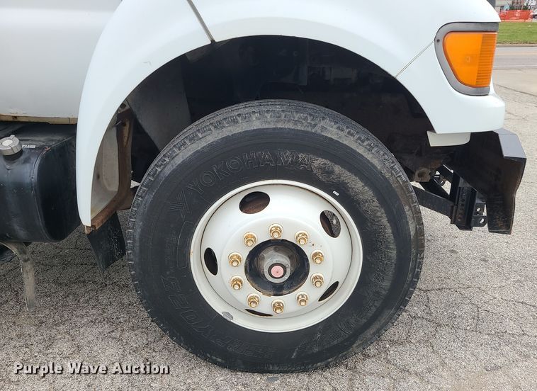 image for item DK4170 2000 Ford F750  flatbed truck