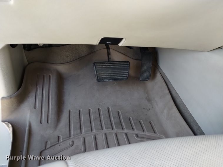 image for item DK8912 2018 Cadillac Escalade ESV Premium  SUV