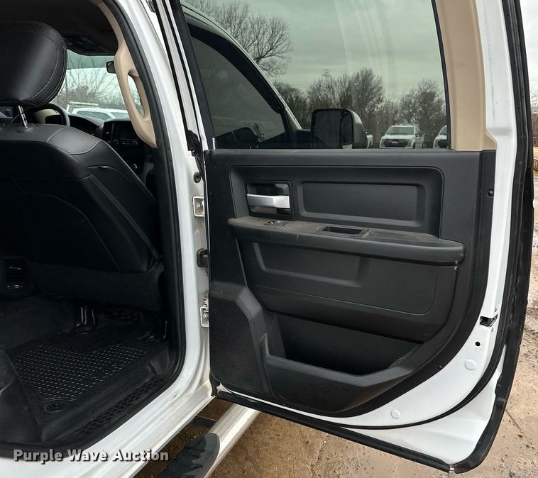 image for item DN0491 2019 Dodge Ram 2500HD  Crew Cab pickup truck