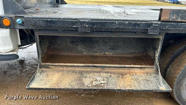 image for item DN0492 2019 Ford F550 XL  SuperCab flatbed truck