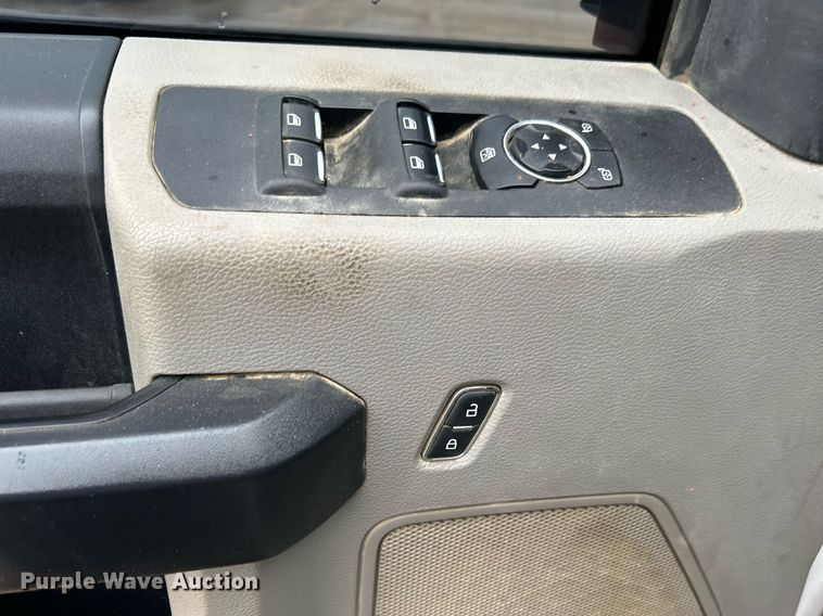 image for item DN0492 2019 Ford F550 XL  SuperCab flatbed truck