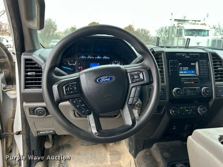 image for item DN0492 2019 Ford F550 XL  SuperCab flatbed truck