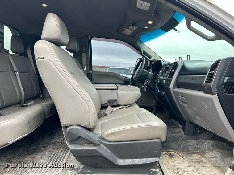 image for item DN0492 2019 Ford F550 XL  SuperCab flatbed truck