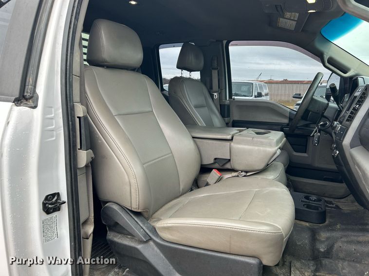 image for item DN0492 2019 Ford F550 XL  SuperCab flatbed truck