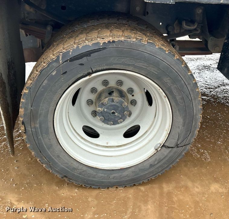 image for item DN0492 2019 Ford F550 XL  SuperCab flatbed truck