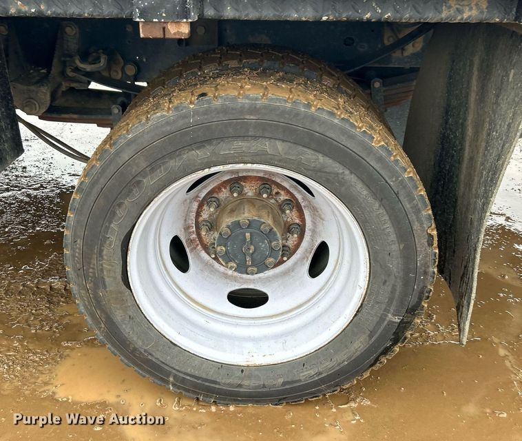 image for item DN0492 2019 Ford F550 XL  SuperCab flatbed truck