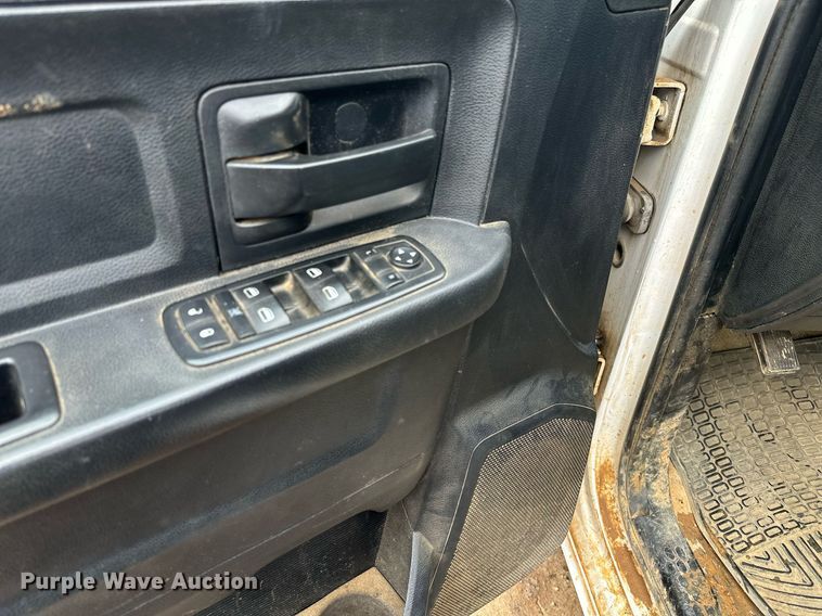 image for item DN0497 2015 Dodge Ram 2500HD  Crew Cab pickup truck