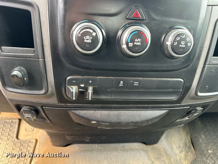 image for item DN0497 2015 Dodge Ram 2500HD  Crew Cab pickup truck