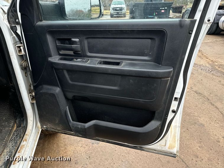 image for item DN0497 2015 Dodge Ram 2500HD  Crew Cab pickup truck