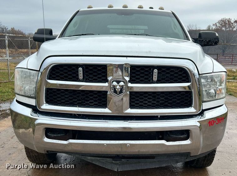 image for item DN0499 2014 Dodge Ram 3500HD  Crew Cab flatbed pickup truck