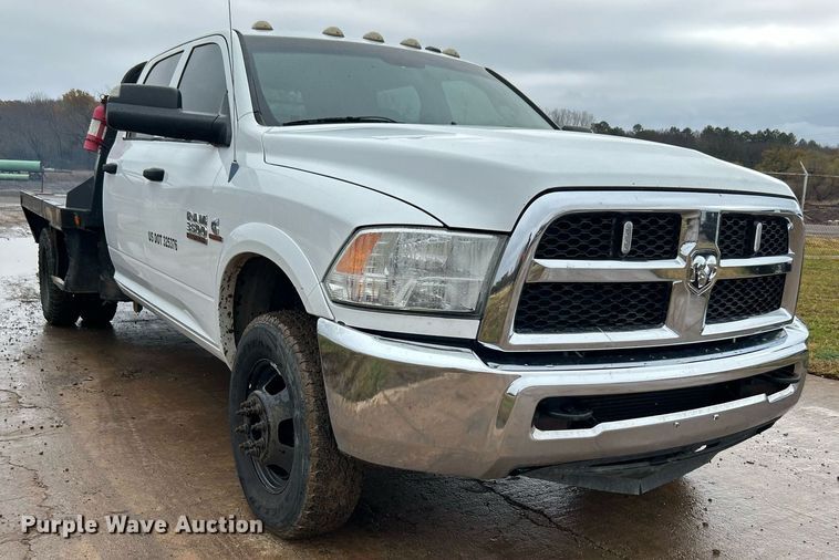 image for item DN0499 2014 Dodge Ram 3500HD  Crew Cab flatbed pickup truck