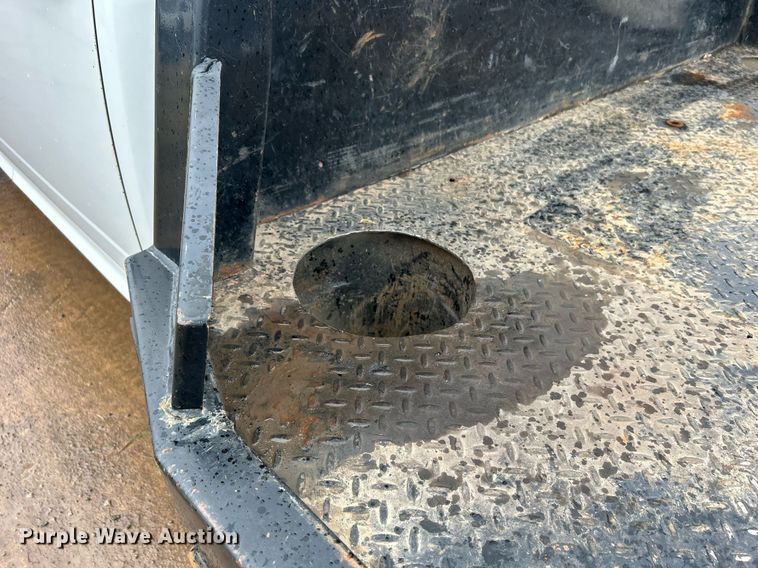 image for item DN0499 2014 Dodge Ram 3500HD  Crew Cab flatbed pickup truck