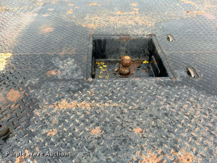 image for item DN0499 2014 Dodge Ram 3500HD  Crew Cab flatbed pickup truck