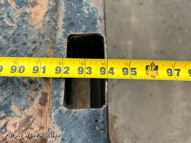 image for item DN0499 2014 Dodge Ram 3500HD  Crew Cab flatbed pickup truck