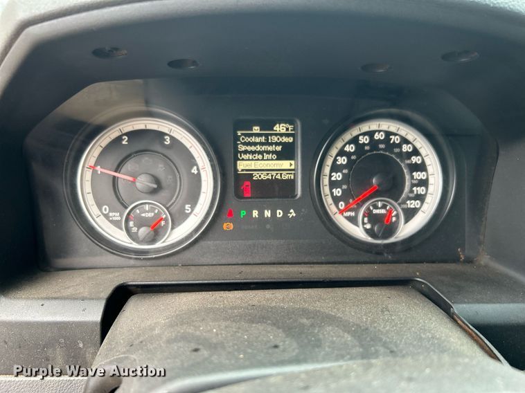 image for item DN0499 2014 Dodge Ram 3500HD  Crew Cab flatbed pickup truck