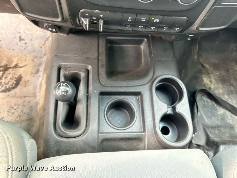 image for item DN0499 2014 Dodge Ram 3500HD  Crew Cab flatbed pickup truck