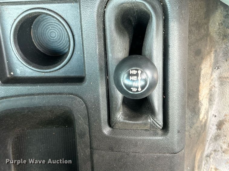 image for item DN0499 2014 Dodge Ram 3500HD  Crew Cab flatbed pickup truck