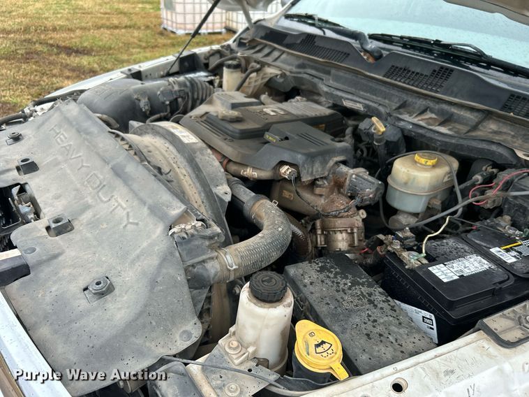 image for item DN0499 2014 Dodge Ram 3500HD  Crew Cab flatbed pickup truck