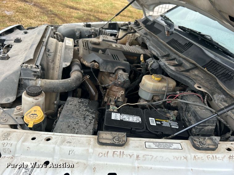 image for item DN0499 2014 Dodge Ram 3500HD  Crew Cab flatbed pickup truck