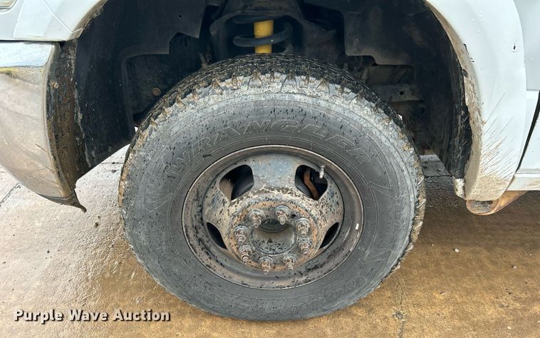 image for item DN0499 2014 Dodge Ram 3500HD  Crew Cab flatbed pickup truck