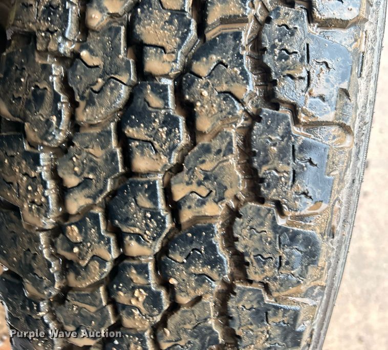 image for item DN0499 2014 Dodge Ram 3500HD  Crew Cab flatbed pickup truck