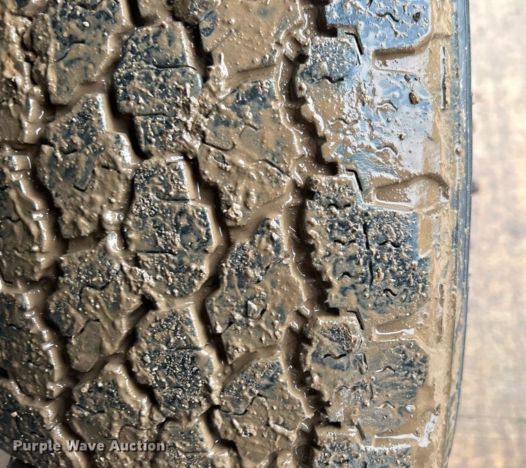 image for item DN0499 2014 Dodge Ram 3500HD  Crew Cab flatbed pickup truck